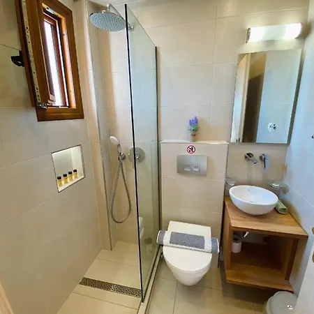 Sun Touch Pelion بيت ضيافة 3*